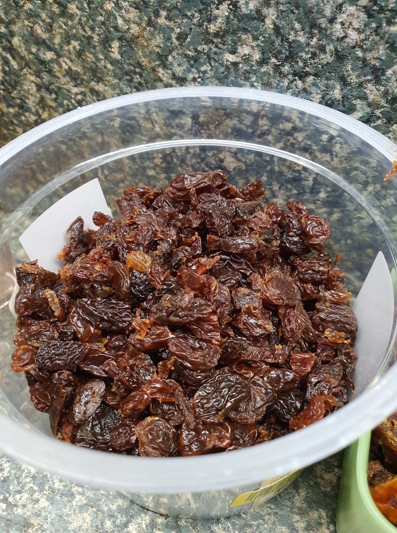 chopped choppedRaisins